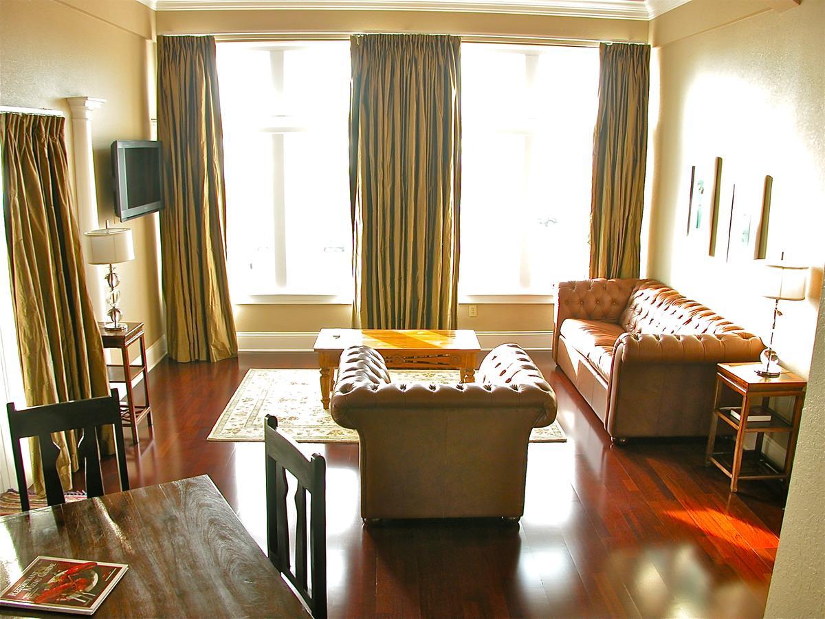 Oasis Suites Hotel 낙스헤드 외부 사진